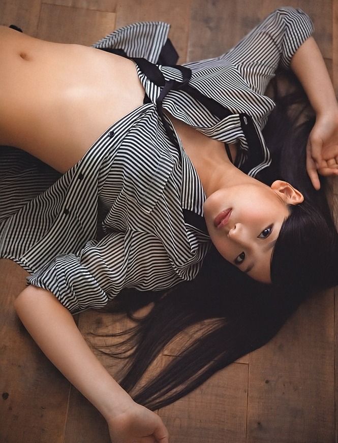 國產(chǎn)午夜精品一區(qū)理論片
