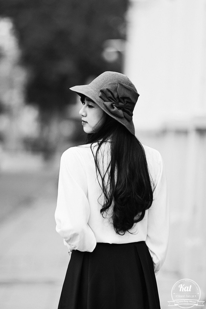 男人桶進(jìn)美女屁股動(dòng)漫